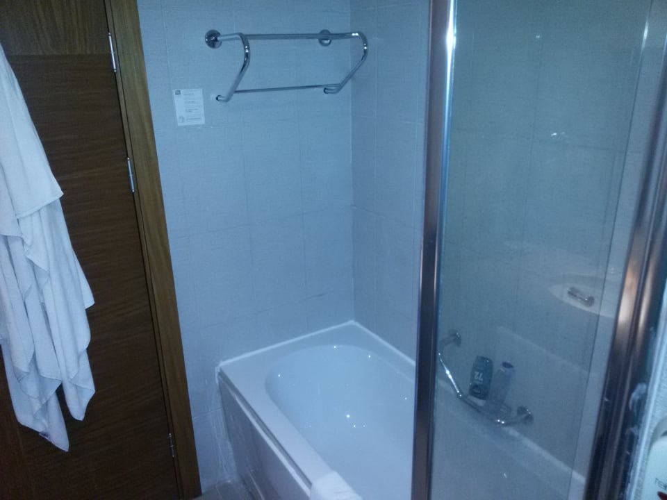 Zimmer Kamelya Aishen Club