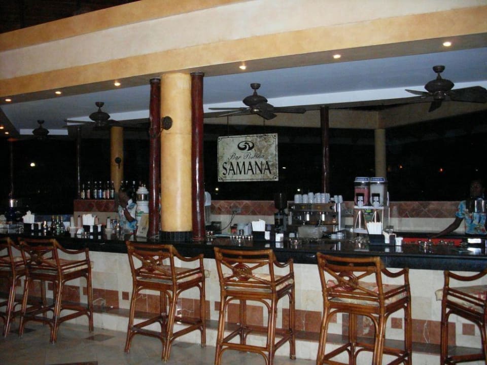 Pool Bar "Samana" / "Saona" im Punta Cana Hotel Grand Palladium Palace Resort, Spa & Casino