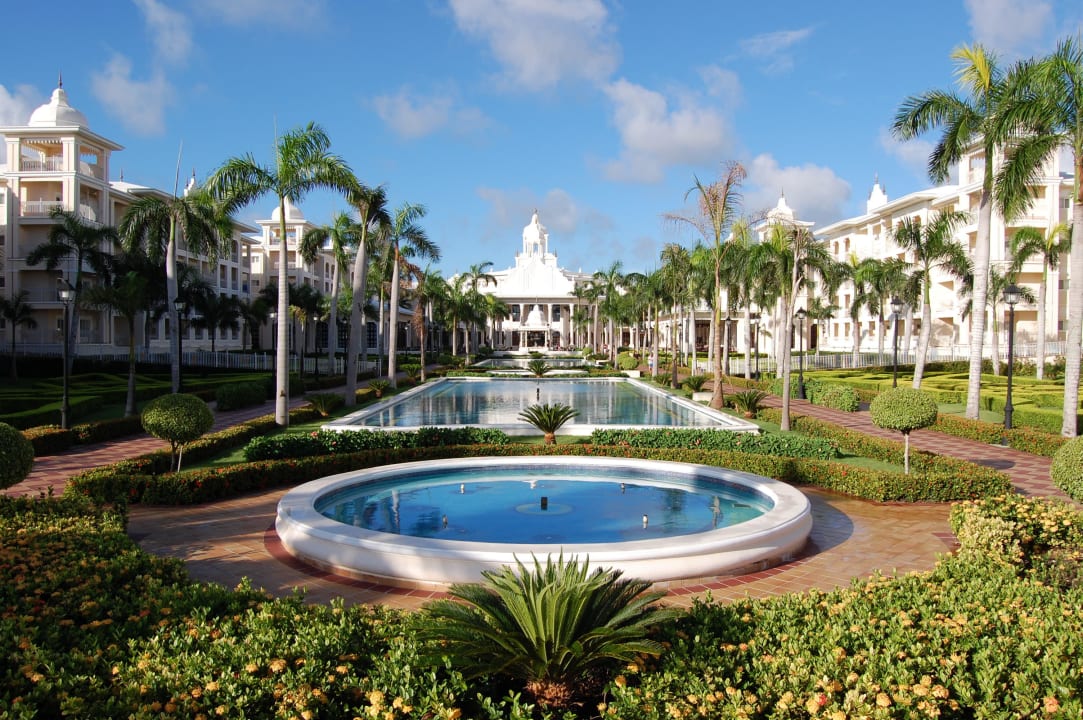 Centralny dziedziniec Hotel Riu Palace Punta Cana