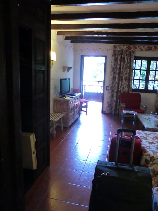 Blick durch das Zimmer Hotel Parque Tropical