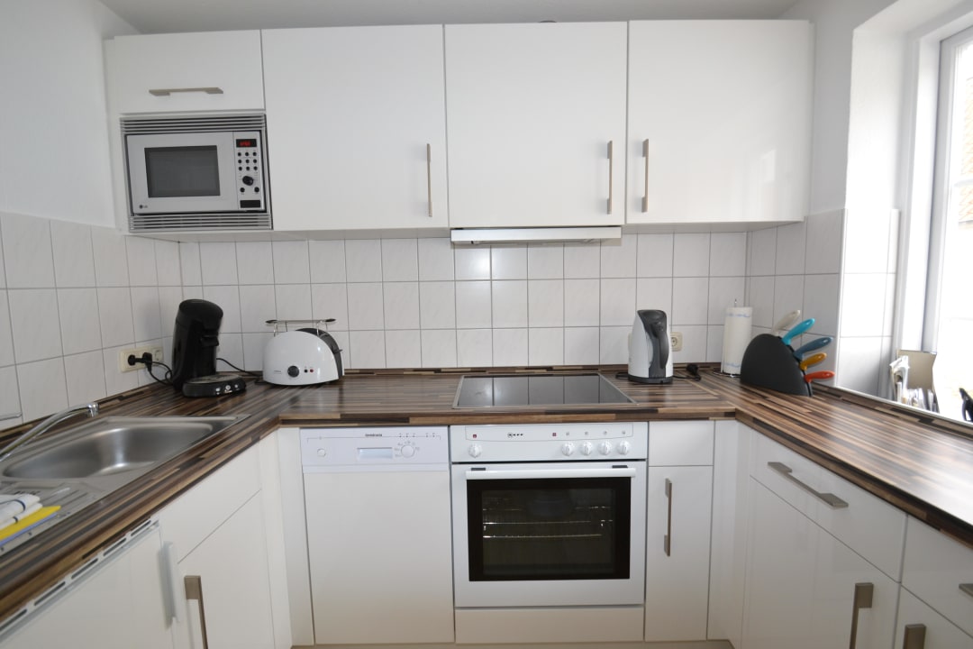 Voll ausgestattete Einbauküche Ferienwohnung Hugo Eckener