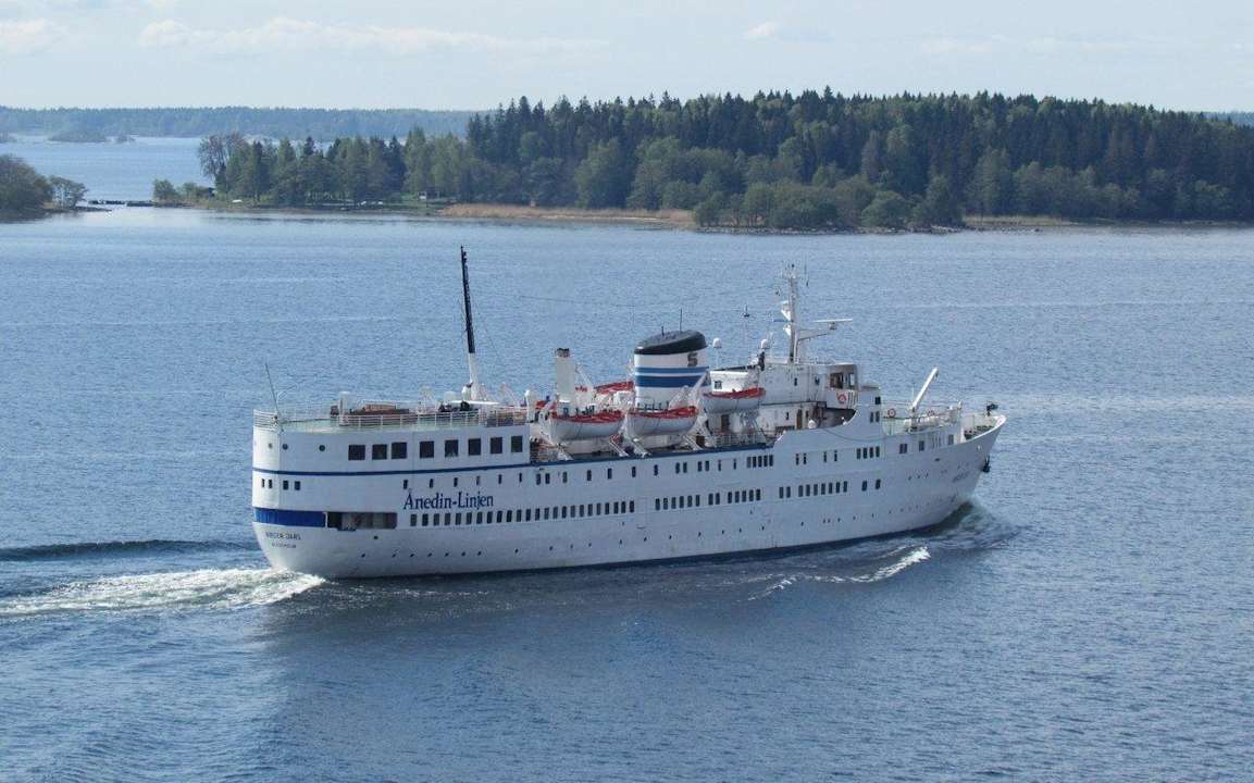 Still sailing in Stockholm Archipelago M/S Birger Jarl Hostel & Hotel