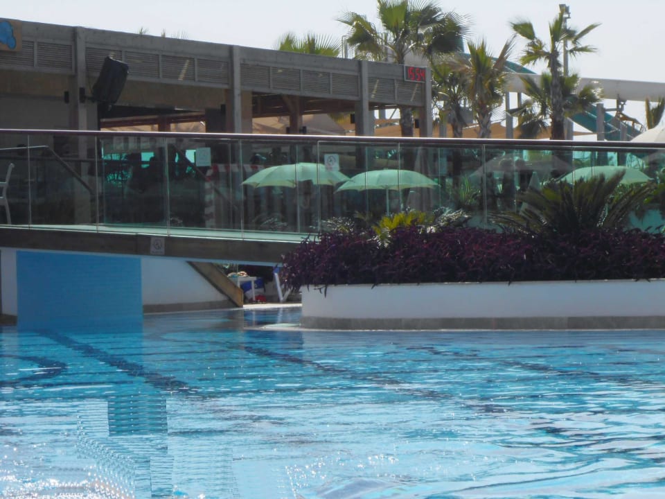 Mit Blick zur Poolbar Sentido Trendy Verbena Beach