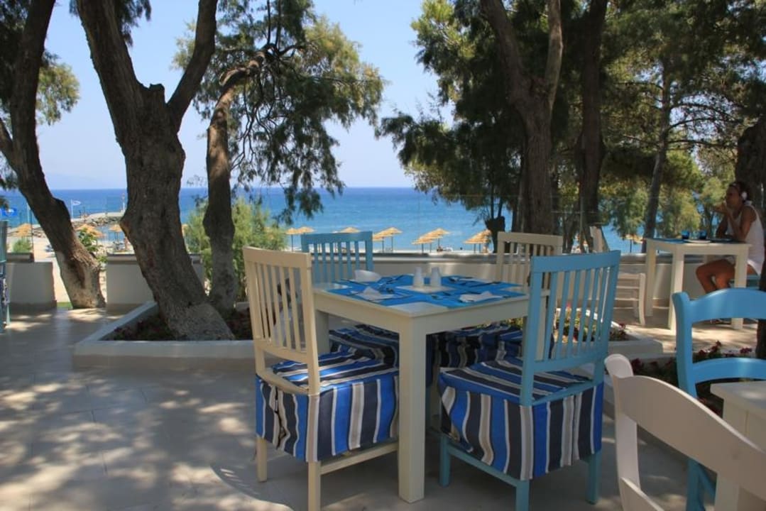 Mittagstaverne des Oceanis Beach am Strand  TUI BLUE Oceanis Beach and Spa Resort