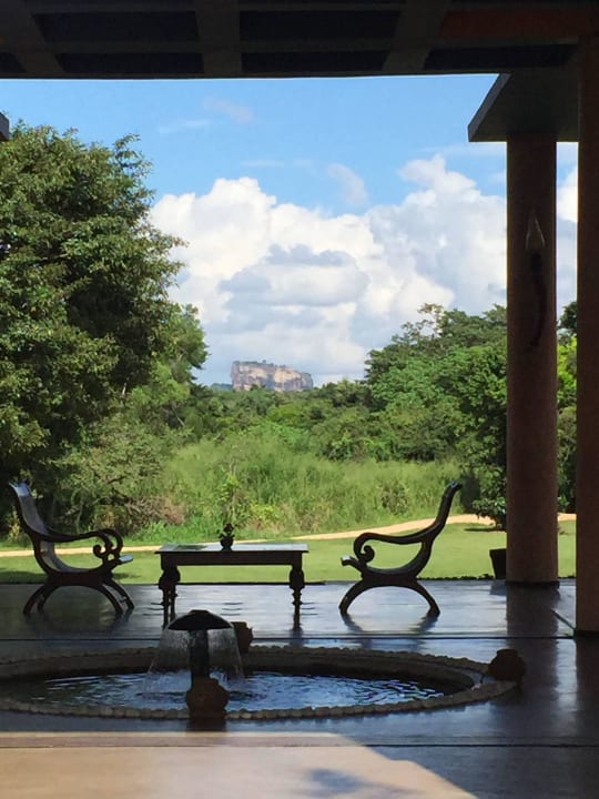 Fast schon kitschig schön  Hotel The Elephant Corridor