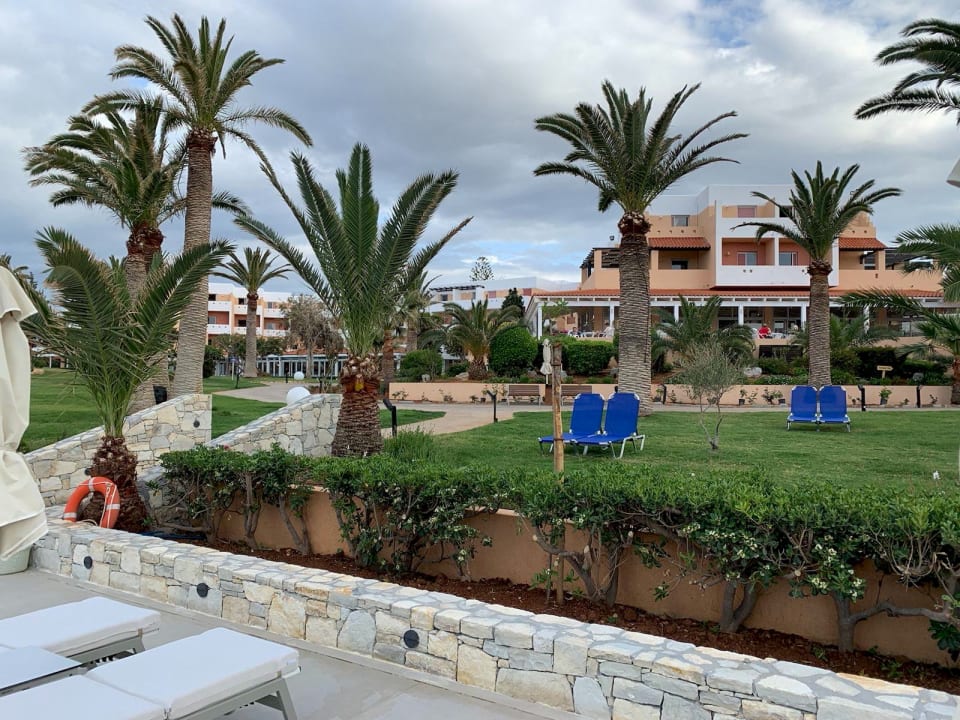 Gartenanlage Anissa Beach & Village