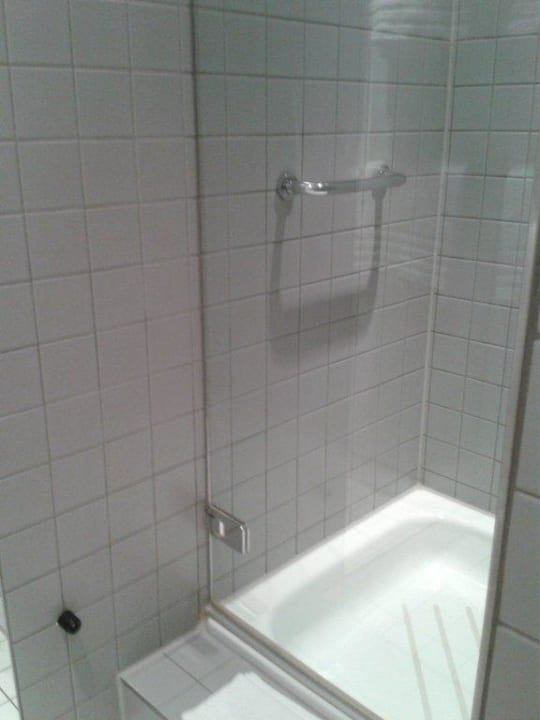 Bad - Dusche Sheraton Hannover Pelikan Hotel