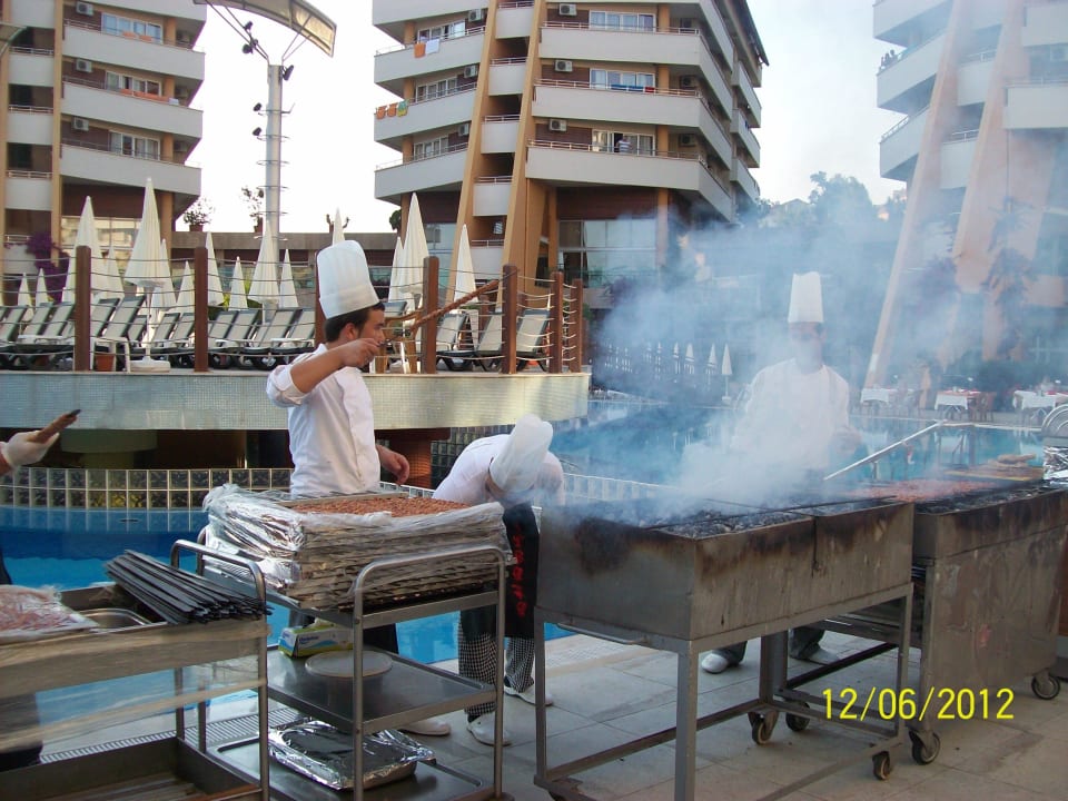 Grillabend Alaiye Resort & Spa