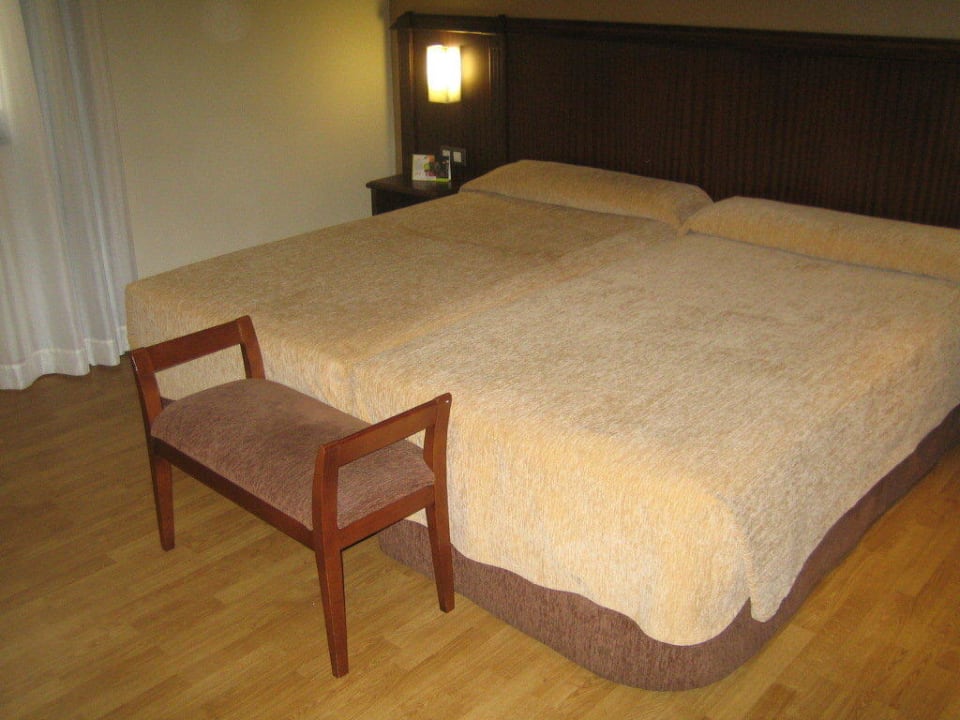 Bett Hotel  Atiram Oriente