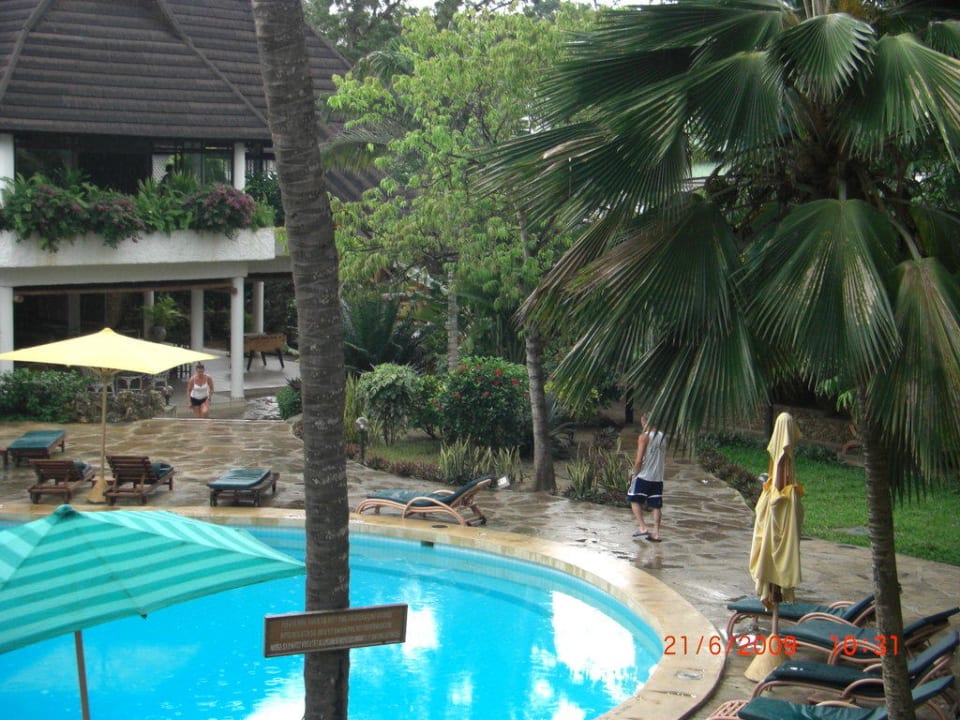 Mittlerer Pool Hotel Traveller's Club