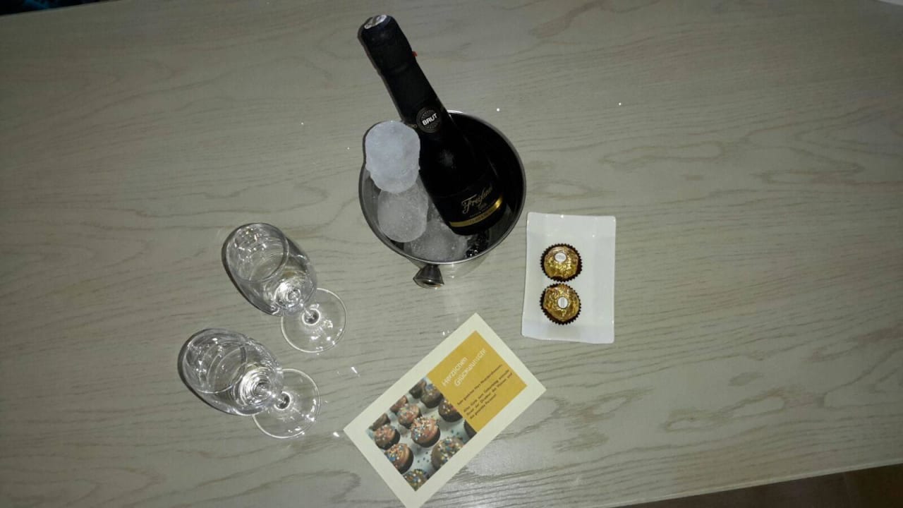 Sehr aufmerksam: Geburtstagsüberraschung! Apartments Ambassador