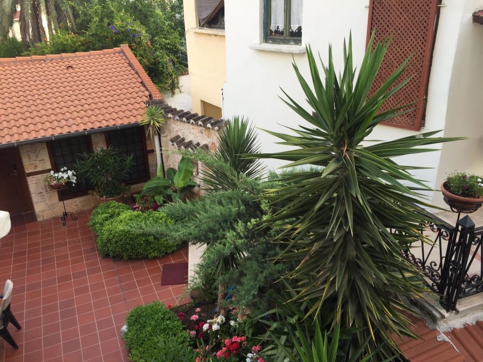 Innenhof von Zimmer 145 aus gesehen Dogan Hotel by Prana Hotels & Resorts