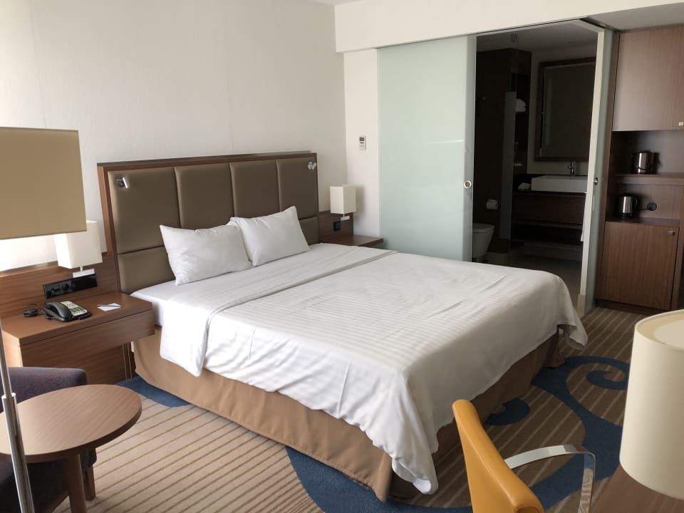 Zimmer Courtyard by Marriott Wiesbaden-Nordenstadt