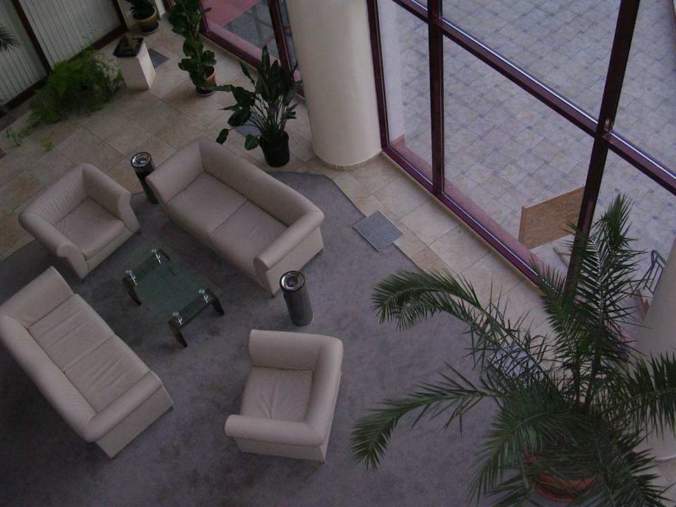 Zdjęcie z gółwnego holu na piętro niżej Odessos Park Hotel