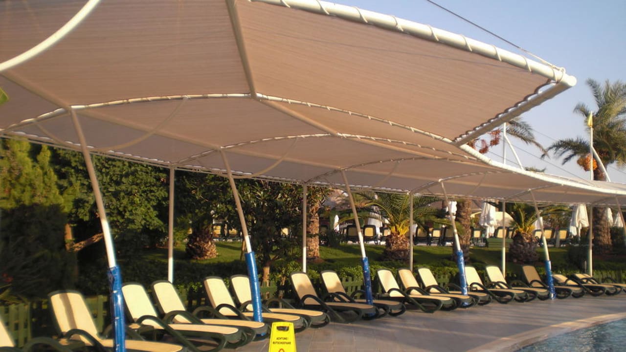 Poolliegen mit Sonnenschutz Dobedan Exclusive Hotel And Spa