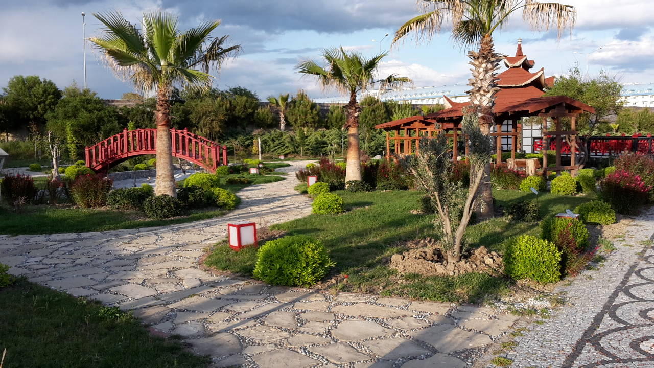 Schöner japanischer Garten Flora Garden Beach Hotel ( 16+ Adults Only )