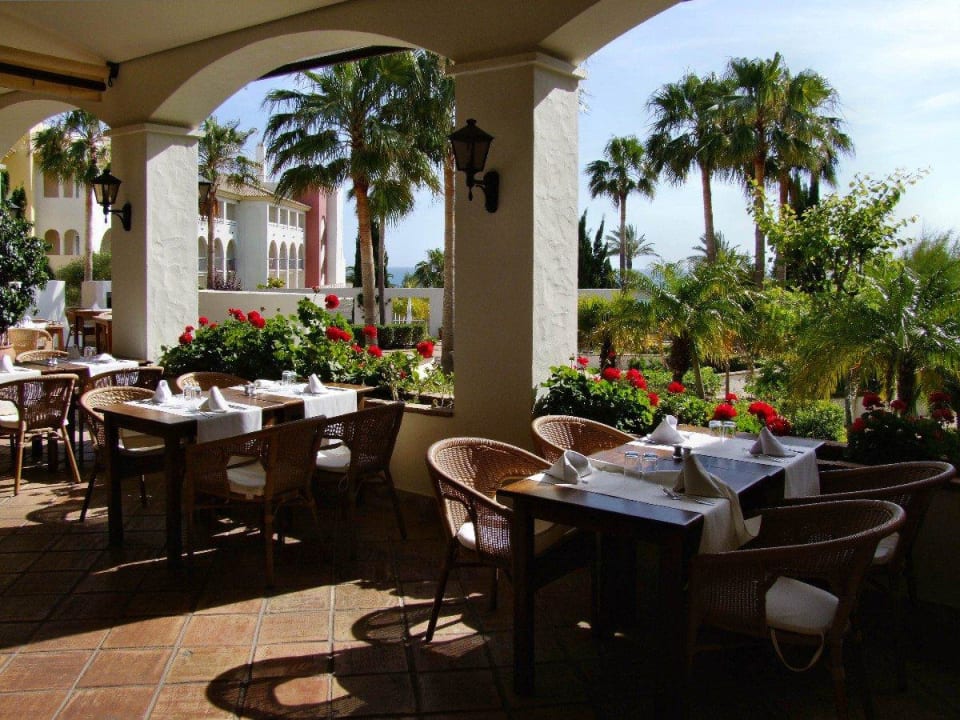 Terrasse vom Büffetrestaurant El Olivo Fuerte Conil-Resort