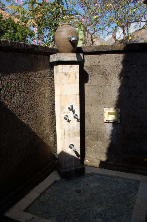 Zimmer mit Außendusche Puri Bagus Lovina