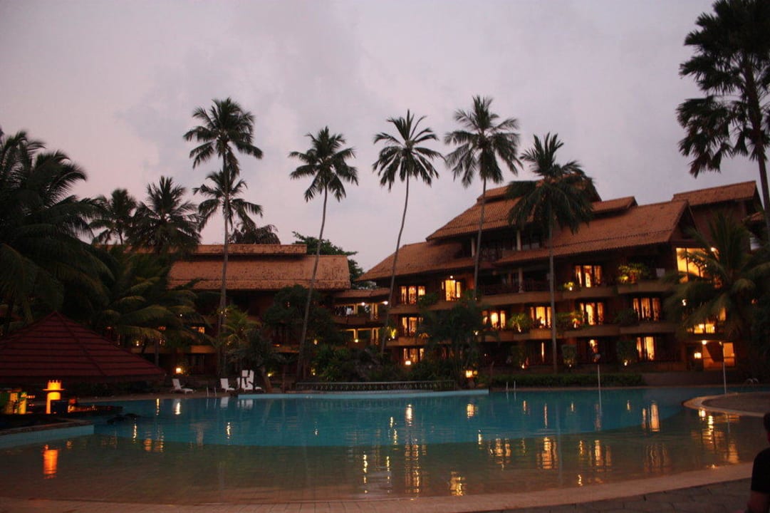 Hotel nocą Royal Palms Beach Hotel