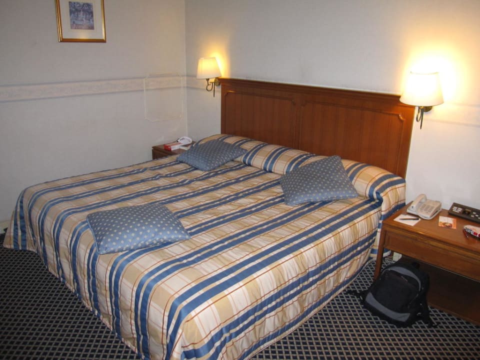 Zimmer - großes Doppelbett The Tawana Bangkok