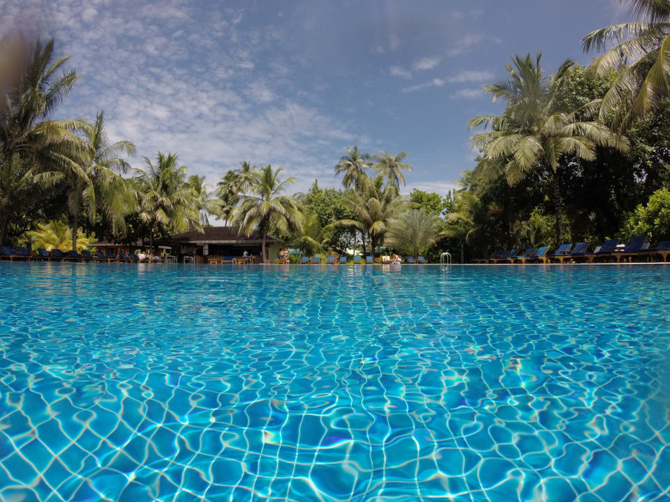 Pool Meeru Maldives Resort Island