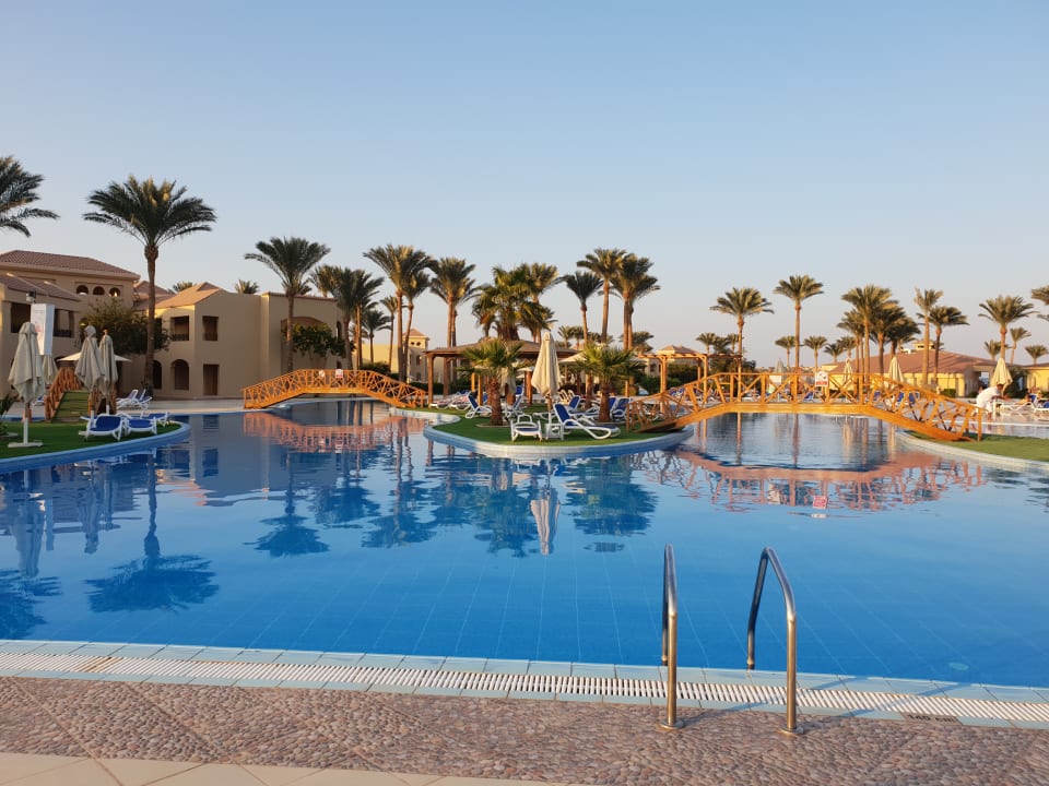 Cleopatra Luxury Resort Makadi Bay Video