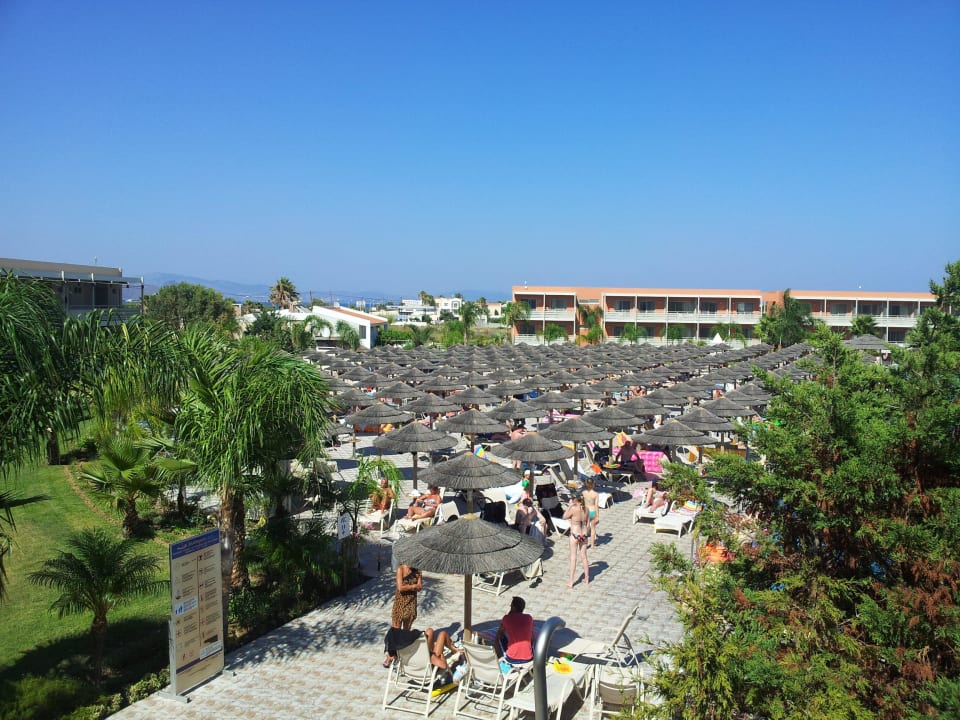 Basen Blue Lagoon Resort