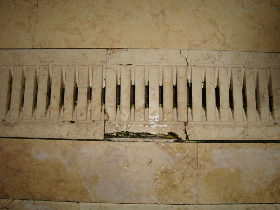 Randsteine am Pool Hotel Ambiente Palace