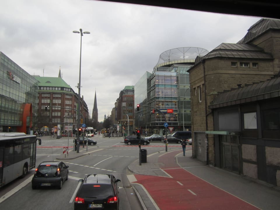 800m vom Hotel- Bahnhof Motel One Hamburg-Alster