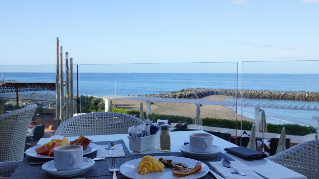 Frühstück auf der Terrasse H10 Gran Tinerfe - Adults only
