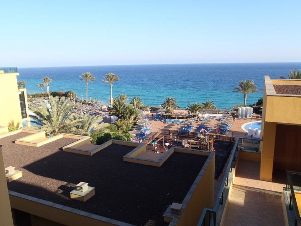 Widok z korytarza hotelowego SBH Club Paraiso Playa