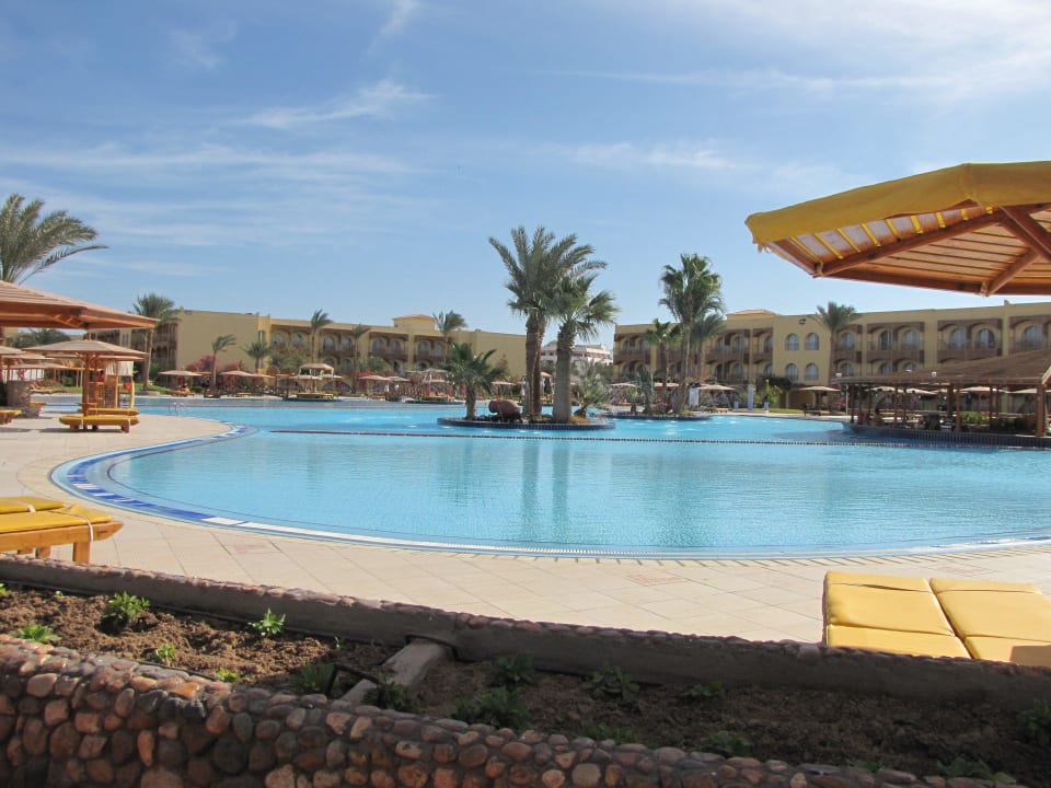 Bar an Poolanlage Desert Rose