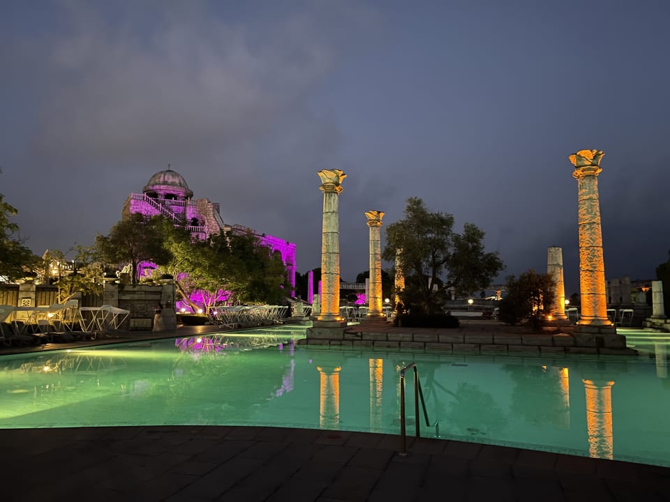 Pool Xanadu Resort Hotel