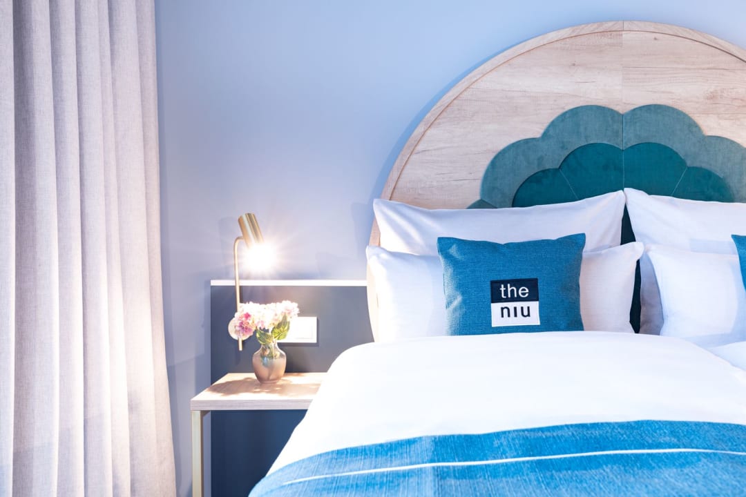 Zimmer Holiday Inn - the niu, Flower Konstanz