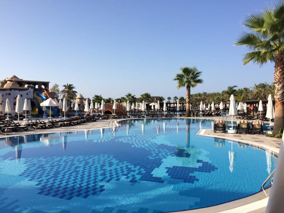 Pool am Morgen Calimera Serra Palace