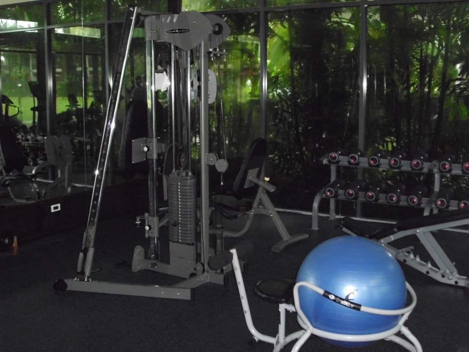 Fitness Raum Ramada Resort by Wyndham Khao Lak