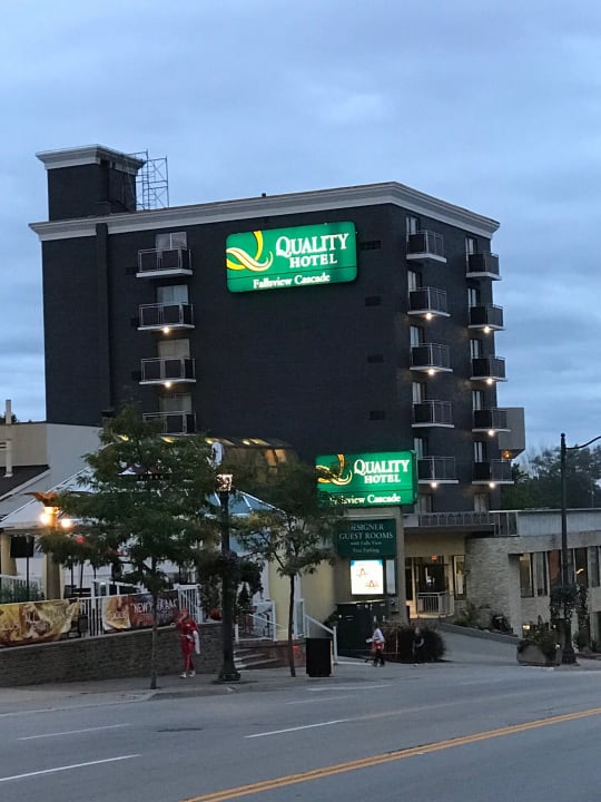 Außenansicht Quality Hotel Fallsview Cascade