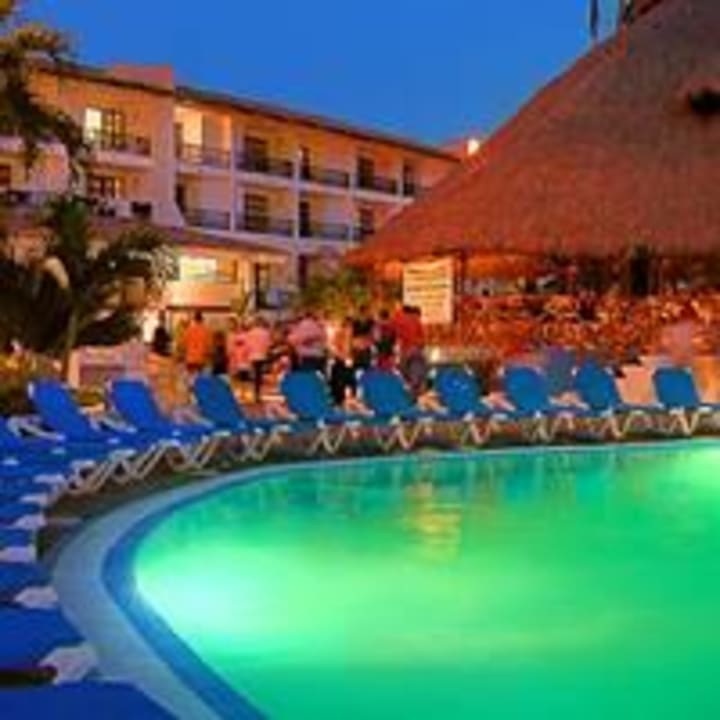 Pool bei Nacht Hotel Playa de Oro