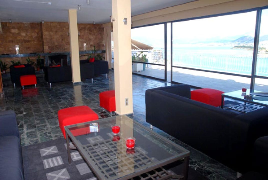 Lobby/Entrance Hara Hotel