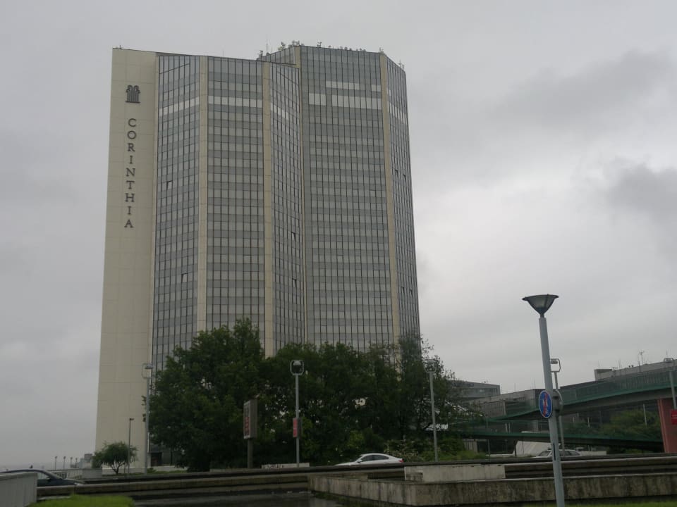 Widok zewnętrzny Grand Hotel Prague Towers