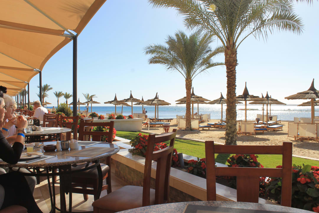 Frühstück auf einer der zahlreichen Terrassen Pickalbatros Aqua Park Resort - Hurghada