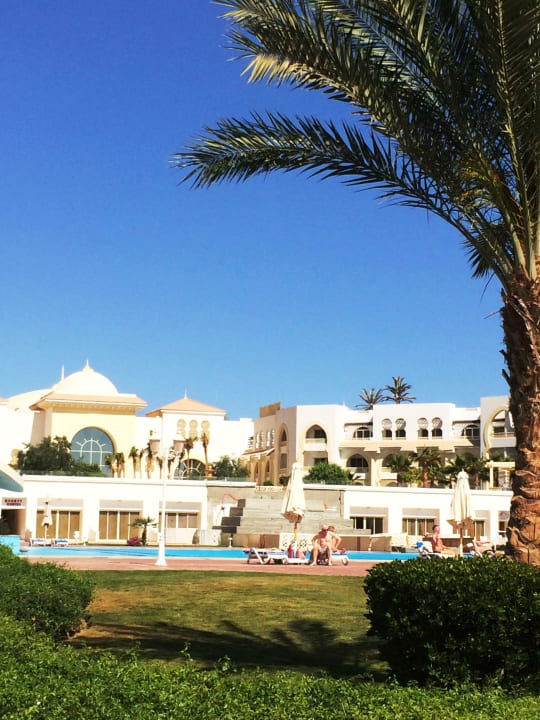 Old Palace Resort von der Strandseite gesehen Old Palace Resort Sahl Hasheesh