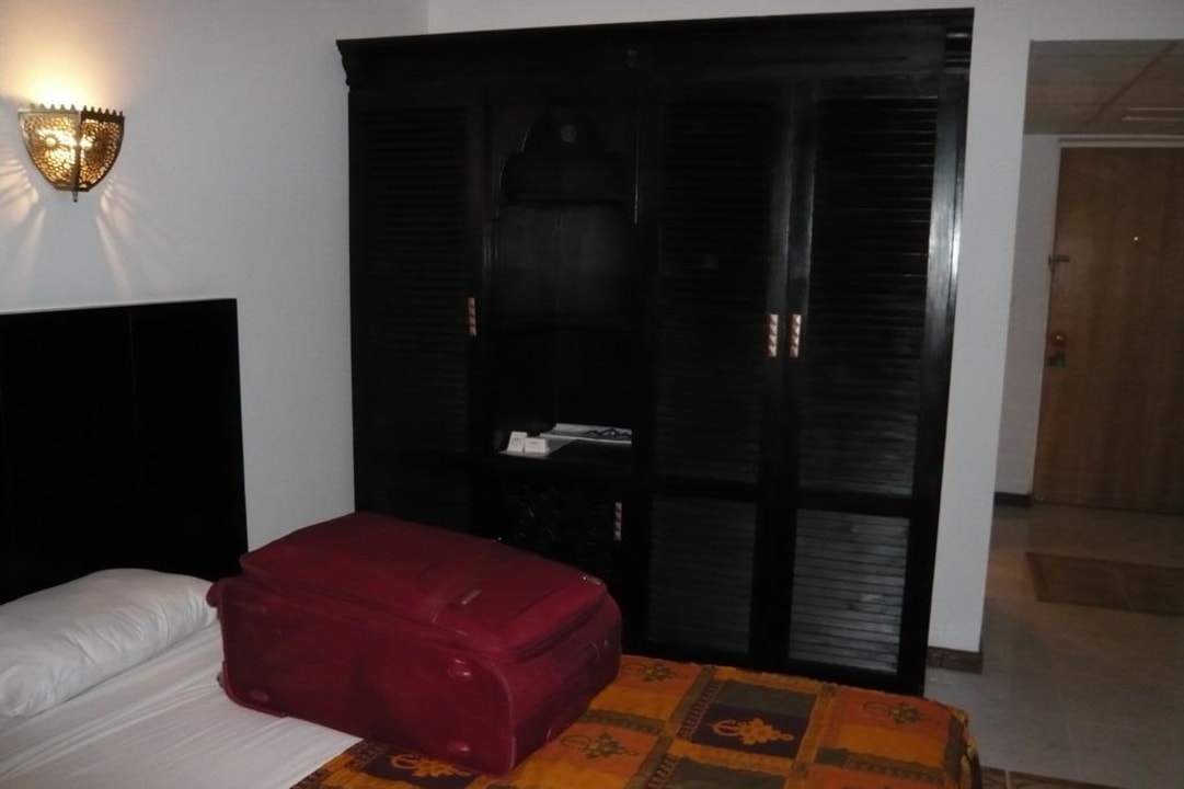 Kleiderschrank Pickalbatros Alf Leila Wa Leila Resort - Neverland Hurghada