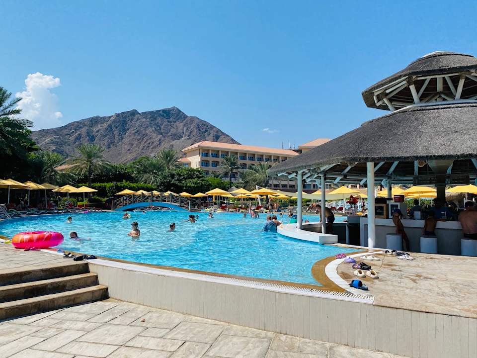 Pool Fujairah Rotana Resort & Spa