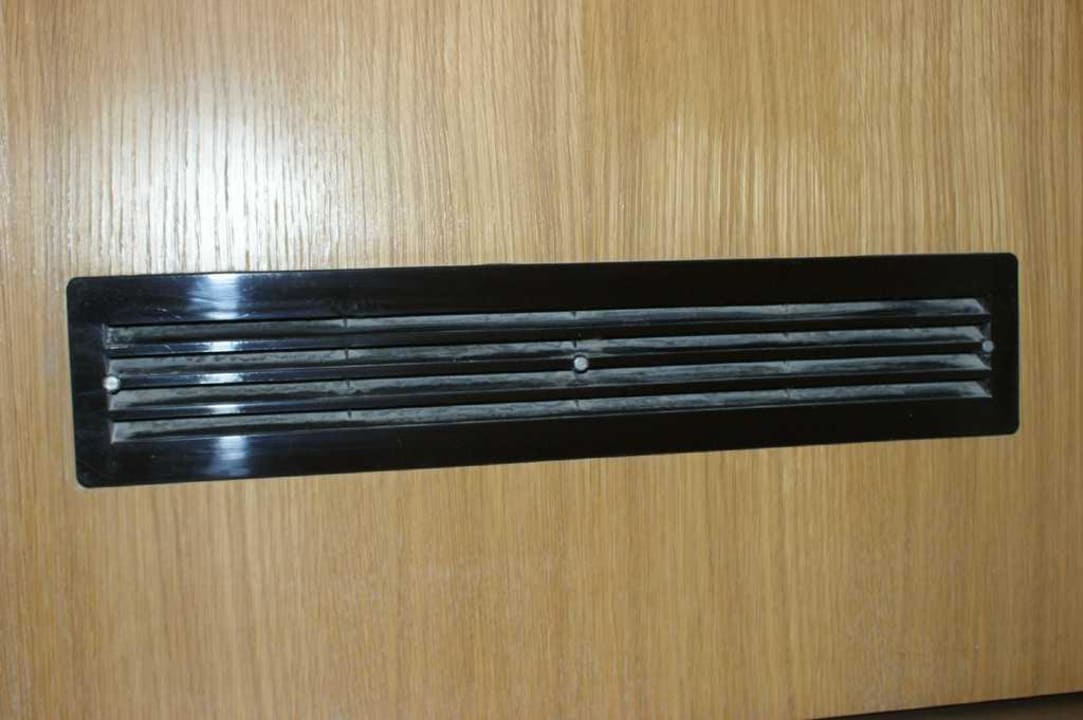 Lüftungsschlitz im Bad Upstalsboom Hotel am Strand