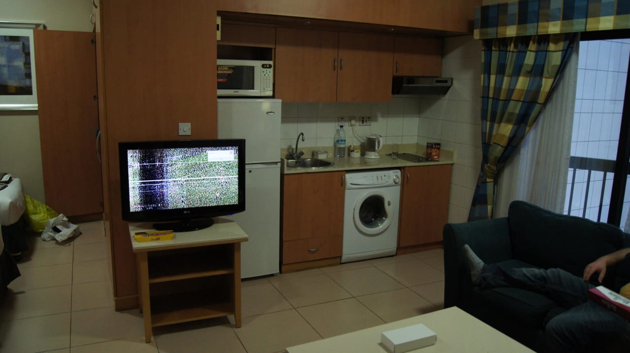 Wohnraum inkl. 2 Schlafzimmer Golden Sands Hotel Apartments