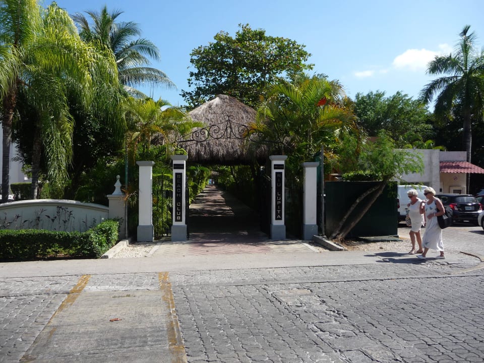 Weg zum Strand Hotel Riu Lupita