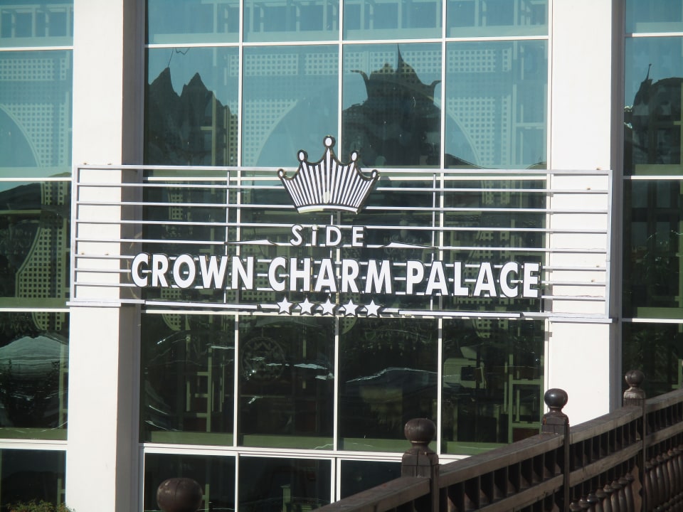 Sonstiges Well Palace Side