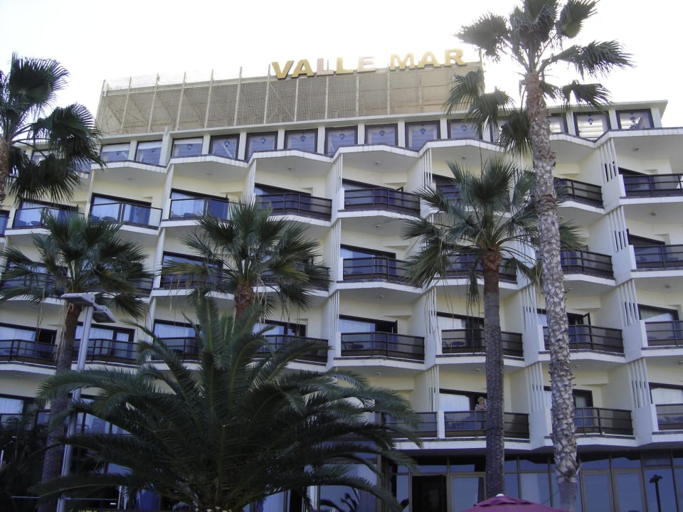 Das Hotel von der Promenade aus gesehen. Hotel ValleMar