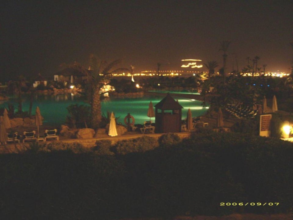 Pool Anlage bei Nacht Hotel Riu Tikida Dunas